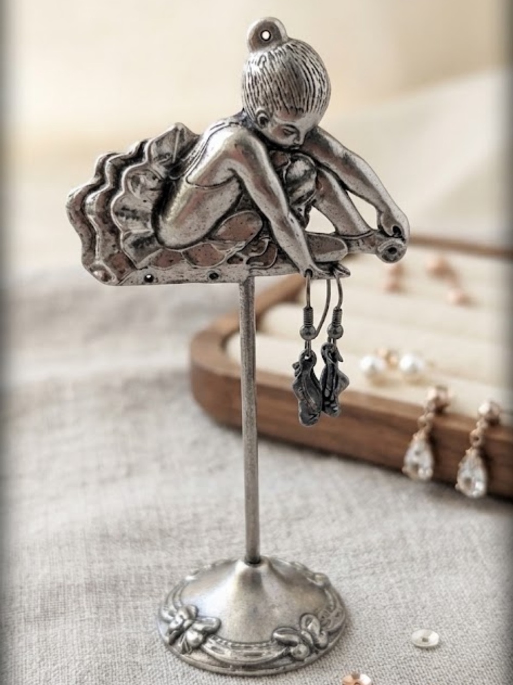 VTG 1990 Seagull Pewter Ballerina Earring Stand With Slipper Earrings.
